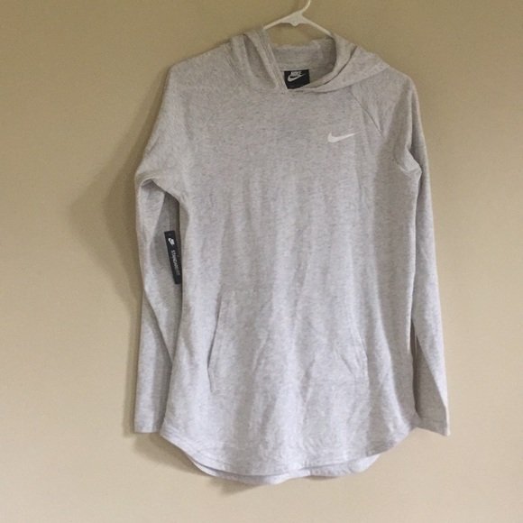 Nike Tops - Nike girls hoodie 🌿❤️